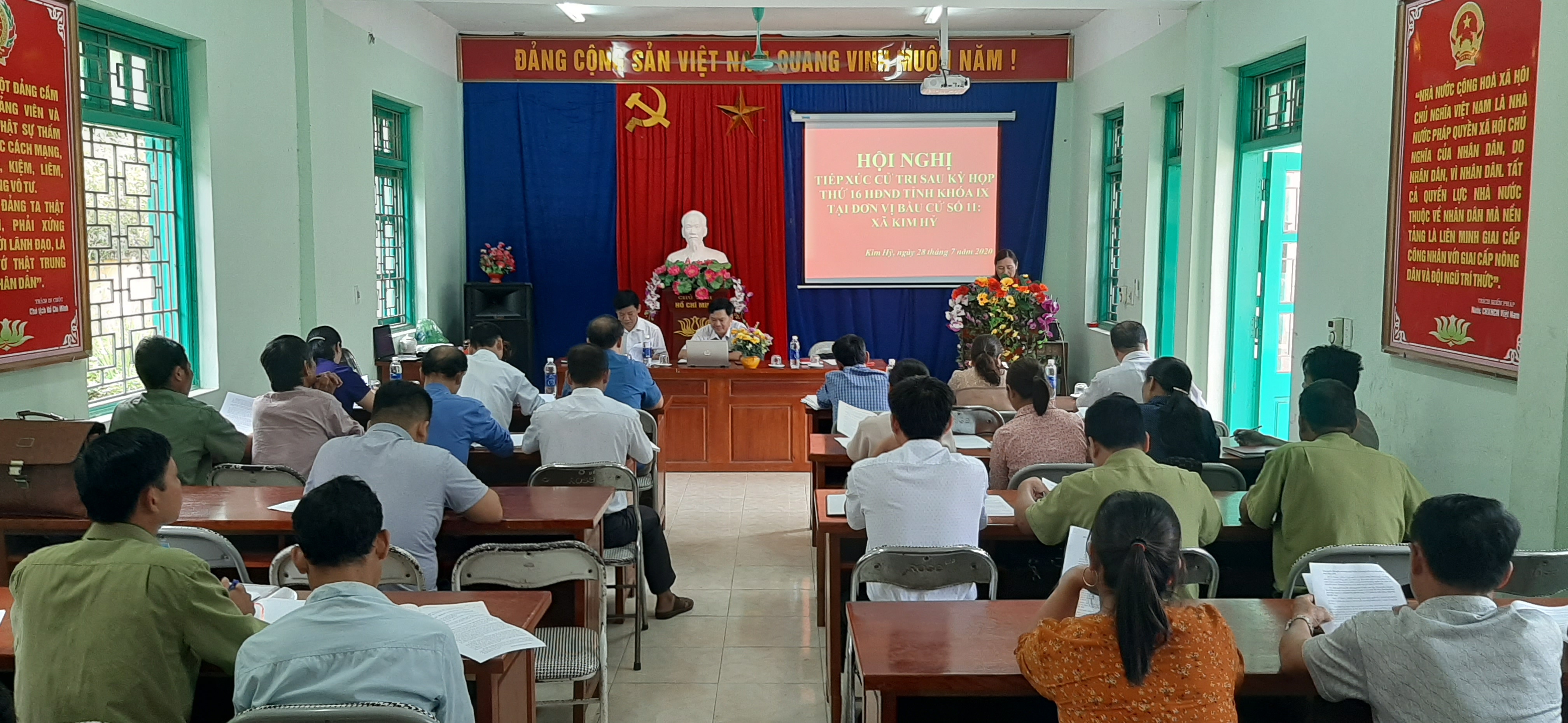 Tổ đại biểu HĐND tỉnh đơn vị bầu cử số 11 huyện Na Rì tiếp xúc cử ...